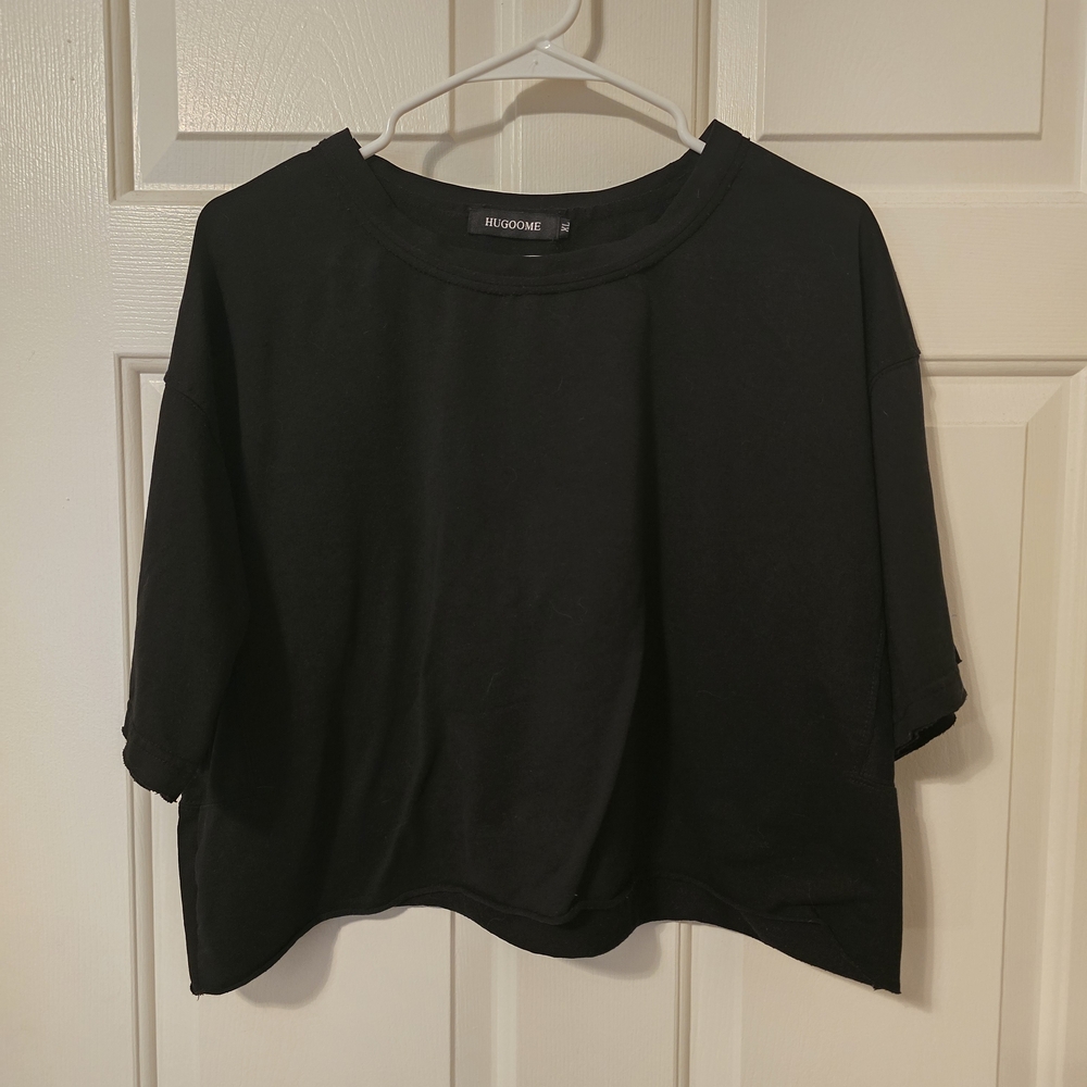 Black Boxy Cropped Tee